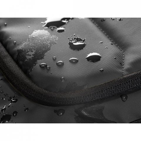 TOULON. 600D kierr&auml;tetyst&auml; polyesterist&auml; valmistettu, tihe&auml;st&auml; vedenkest&auml;v&auml; kannettavan tietokoneen reppu, 16" - Musta