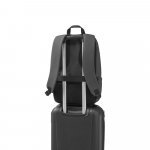 TOULON. 600D kierr&auml;tetyst&auml; polyesterist&auml; valmistettu, tihe&auml;st&auml; vedenkest&auml;v&auml; kannettavan tietokoneen reppu, 16" - Musta